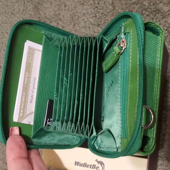 New WALLETBE Wallet Case With Shoulder Strap Green Color Calf Skin - Picture 3 of 4